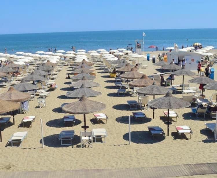 Casa Vacanza Dei Greci Barletta Bagian luar foto